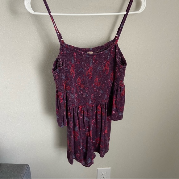 Hollister Size S Floral Burgundy Romper - Picture 2 of 4